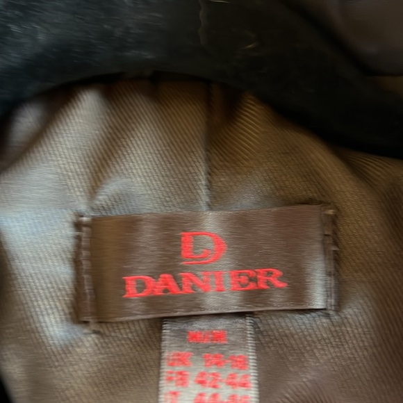 Danier leather jacket - Picture 3 of 3